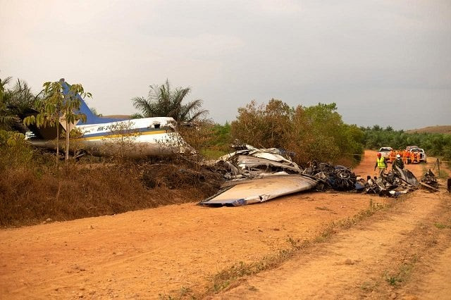 wreckage is seen from a douglas dc 3 passenger aircraft which crashed on the colombian plains province of meta san martin colombia march 9 2019 photo reuters santiago molina wreckage is seen from a douglas dc 3 passenger aircraft which crashed on the colombian plains province of meta san martin colombia march 9 2019 photo reuters santiago molina