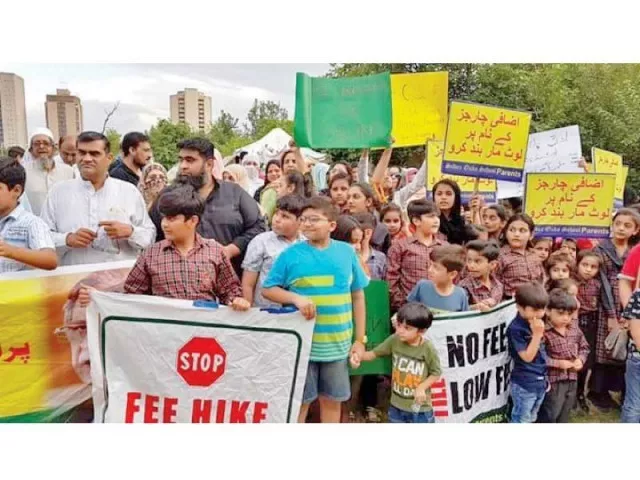 parents and their children protest against high handedness of private schools photo express parents and their children protest against high handedness of private schools photo express