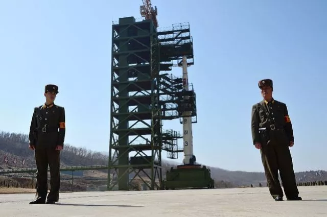 soldiers stand guard in front of the unha 3 rocket at north korea 039 s sohae satellite launch station in 2012 photo afp soldiers stand guard in front of the unha 3 rocket at north korea 039 s sohae satellite launch station in 2012 photo afp
