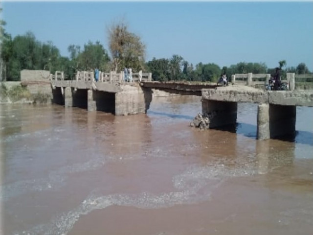 a view of the bridge in khanpur photo express a view of the bridge in khanpur photo express