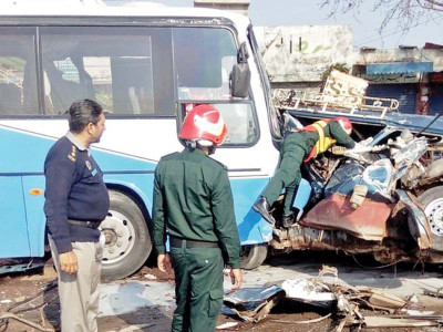 17 people injured in bus van collision 17 people injured in bus van collision