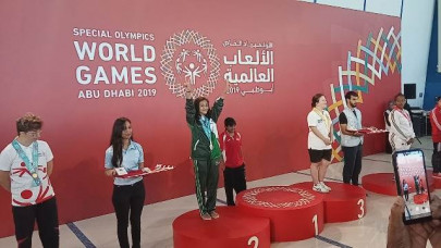 pakistani swimmer shanza wins silver in special olympics pakistani swimmer shanza wins silver in special olympics