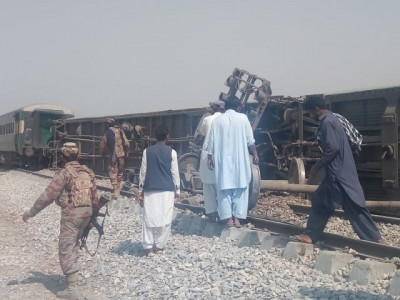railway track explosion martyrs four injures 31 railway track explosion martyrs four injures 31