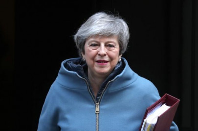may warns of long brexit delay if mps do not back her deal may warns of long brexit delay if mps do not back her deal