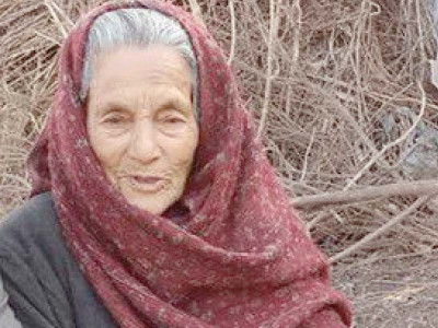 pm imran directs authorities to give old bhara kahu woman facilities near husband s grave pm imran directs authorities to give old bhara kahu woman facilities near husband s grave