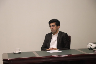 no more illegal u turns in peshawar asserts k p local govt minister