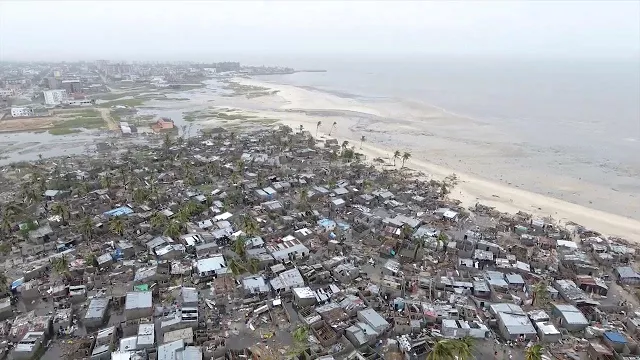 rescue crews are still struggling to reach victims while aid groups say many survivors are trapped in remote areas photo reuters rescue crews are still struggling to reach victims while aid groups say many survivors are trapped in remote areas photo reuters
