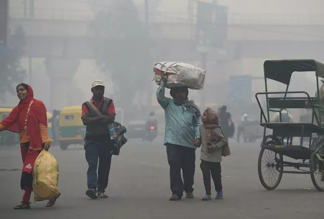 for the well heeled in new delhi eating out means enjoying a gourmet spread amid sprawling green spaces but the poor must deal with dust and toxic fumes from vehicles zipping past rickety roadside food stalls in the world 039 s most polluted major city photo afp for the well heeled in new delhi eating out means enjoying a gourmet spread amid sprawling green spaces but the poor must deal with dust and toxic fumes from vehicles zipping past rickety roadside food stalls in the world 039 s most polluted major city photo afp