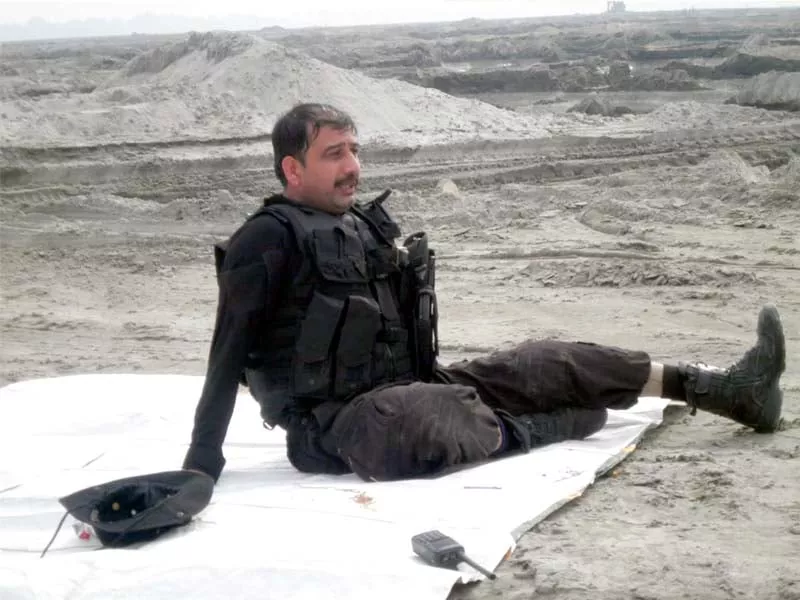 di khan police bds squad s inayatullah khan tiger and his new artificial leg photo express di khan police bds squad s inayatullah khan tiger and his new artificial leg photo express