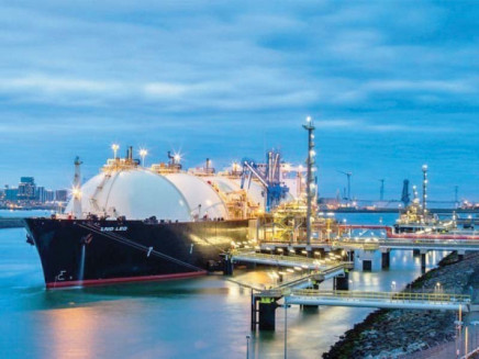 at present pakistan is importing 500 mmcfd of lng from qatar and has planned to step up imports to 700 mmcfd photo file