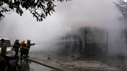 26 dead in central china tour bus fire