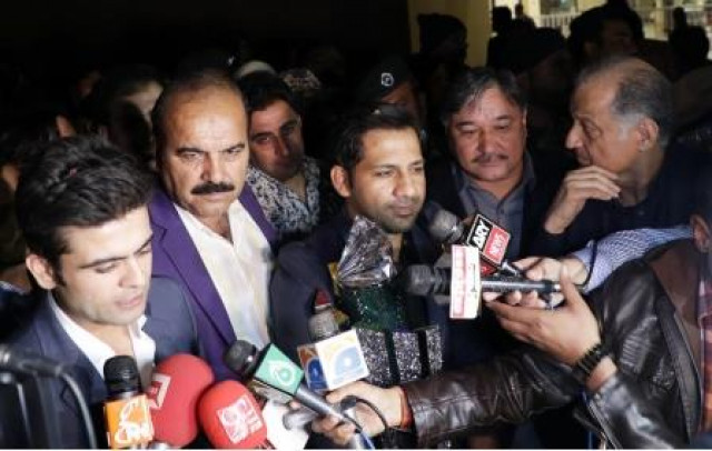 quetta gladiators captian sarfaraz ahmed and batsman ahmed shahzad speak to media upon their arrival at quetta international airport photo online quetta gladiators captian sarfaraz ahmed and batsman ahmed shahzad speak to media upon their arrival at quetta international airport photo online