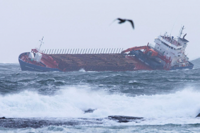 almost 400 people winched from stricken cruise liner off norway