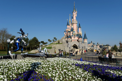 disneyland paris attack false alarm sparks stampede disneyland paris attack false alarm sparks stampede