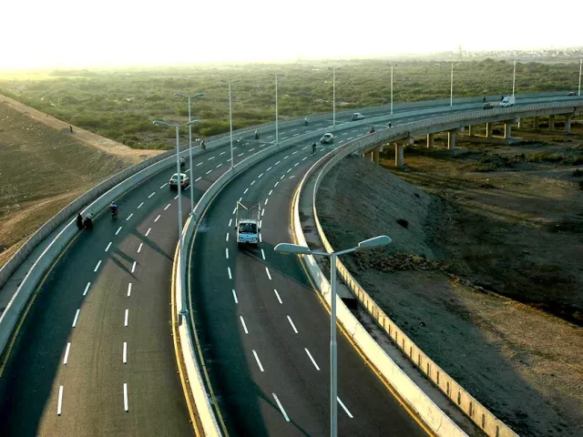 photo courtesy pakwheels photo courtesy pakwheels