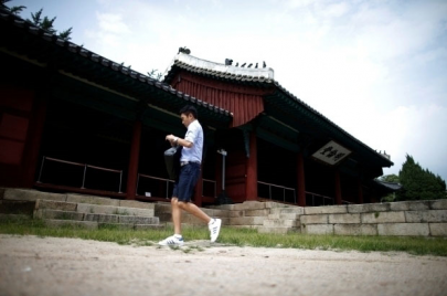 south korea professor forced students to write daughter s thesis