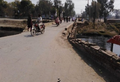 lives at stake on railing less mamu kanjan bridge lives at stake on railing less mamu kanjan bridge