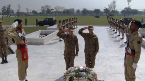 jeveria and ruba laid floral wreath at yadgar e shuhada and offered fateha photo express