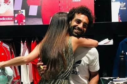 footballer mo salah s mother scolds him for hugging female fan footballer mo salah s mother scolds him for hugging female fan