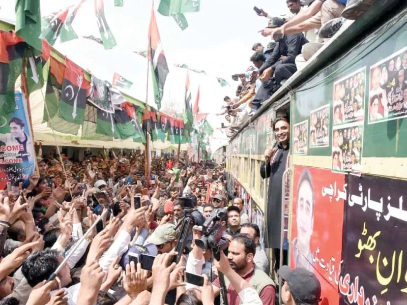thousands gather to greet bilawal as the caravan e bhutto en route to larkana stops at a station at nawabshah photo ppi thousands gather to greet bilawal as the caravan e bhutto en route to larkana stops at a station at nawabshah photo ppi
