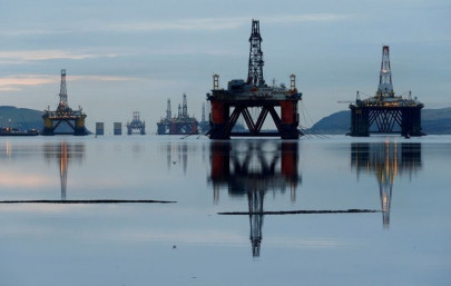 oil set for biggest quarterly rise since 2009