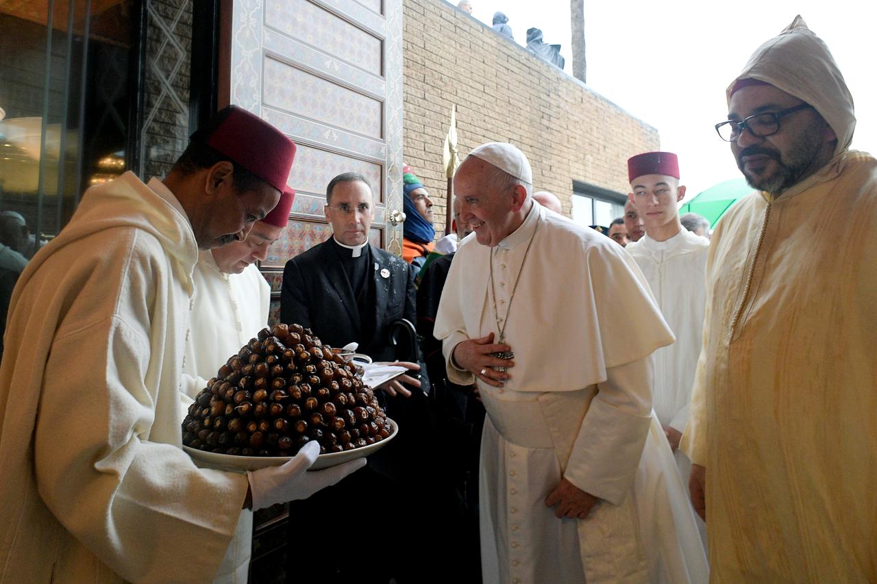 pope begins morocco visit to boost dialogue meet migrants