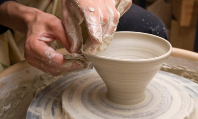 pottery making exhibition attracts children