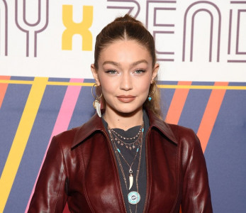 gigi hadid calls out mean fans for criticising her looks gigi hadid calls out mean fans for criticising her looks