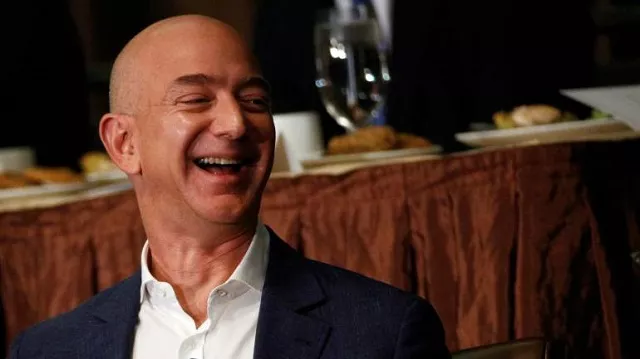 amazon com chief executive officer jeff bezos will retain voting control of his entire 143 billion stake in the company under a divorce settlement with his wife mackenzie bezos photo reuters