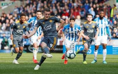 vardy double gives leicester comfortable 4 1 win at huddersfield
