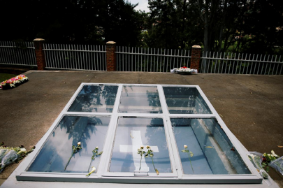 rwanda honours those killed in genocide that began 25 years ago