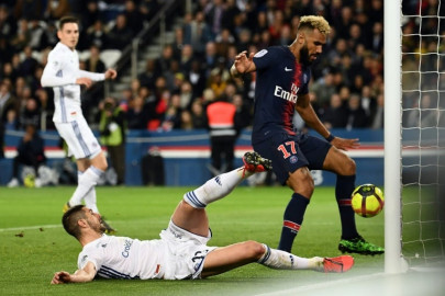 choupo moting goal line howler as psg miss chance to wrap up french title choupo moting goal line howler as psg miss chance to wrap up french title