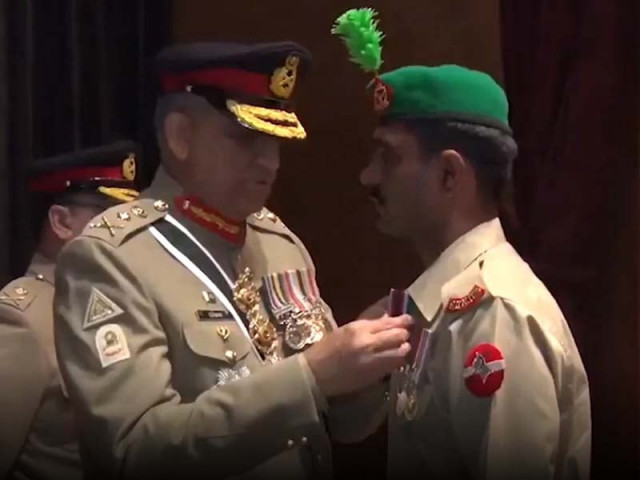 gen qamar bajwa confers military awards to army personnel at investiture ceremony screen grab gen qamar bajwa confers military awards to army personnel at investiture ceremony screen grab