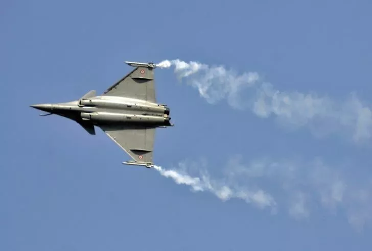 a rafale fighter jet performs during the aero india air show at yelahanka air base in bengaluru february 18 2015 photo reuters a rafale fighter jet performs during the aero india air show at yelahanka air base in bengaluru february 18 2015 photo reuters