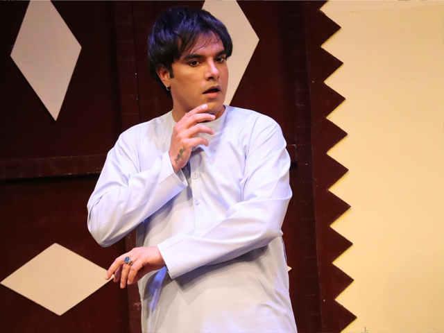 how yasir hussain brought akbar from naach na jaanay to life on stage