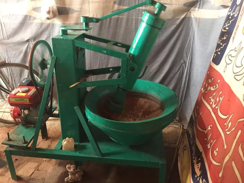 thandai being made at a shop photo express thandai being made at a shop photo express