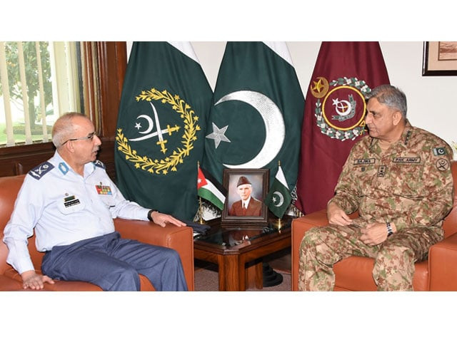 jordan s chief of staff strategic planning and defence resources major general nassar al athamneh and army chief general qamar bajwa at the ghq in rawalpindi on monday photo ispr jordan s chief of staff strategic planning and defence resources major general nassar al athamneh and army chief general qamar bajwa at the ghq in rawalpindi on monday photo ispr