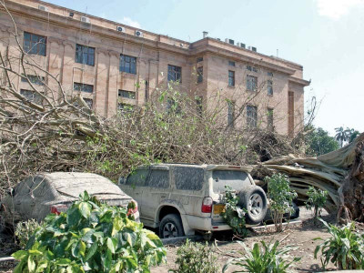 dust storm batters lower sindh dust storm batters lower sindh