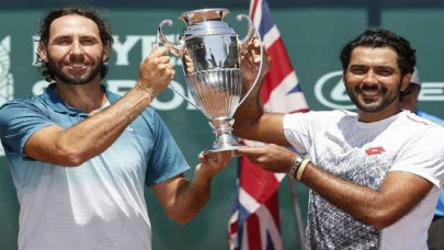pakistan s aisamul haq wins houston doubles title pakistan s aisamul haq wins houston doubles title