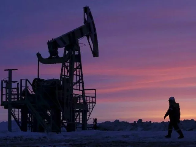 analysts also believe us crude stocks may have risen by 1 9m barrels last week photo reuters analysts also believe us crude stocks may have risen by 1 9m barrels last week photo reuters