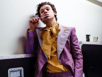 we need to talk about harry styles unconventional sense of style