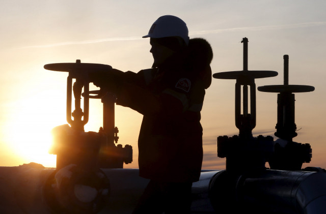 us crude inventories fell by 1 4m barrels in the week to april 12 eia data shows photo online us crude inventories fell by 1 4m barrels in the week to april 12 eia data shows photo online