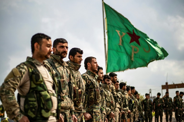 members of the kurdish led syrian democratic forces sdf attend the funeral of an sdf arab fighter who was killed in fighting in syria 039 s eastern deir ezzor province photo afp members of the kurdish led syrian democratic forces sdf attend the funeral of an sdf arab fighter who was killed in fighting in syria 039 s eastern deir ezzor province photo afp