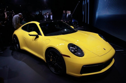 tech green features power mix to boost luxury car sales tech green features power mix to boost luxury car sales