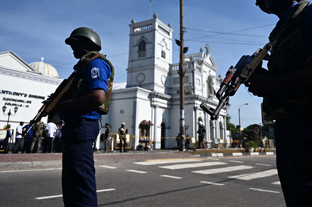 security personnel stand guard outside st anthony 039 s shrine in colombo photo afp security personnel stand guard outside st anthony 039 s shrine in colombo photo afp