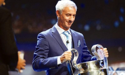 liverpool football legend ian rush visits lyari liverpool football legend ian rush visits lyari