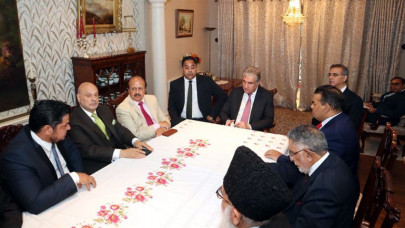 fm qureshi asks british pakistani community to expose hr abuses in iiojk fm qureshi asks british pakistani community to expose hr abuses in iiojk