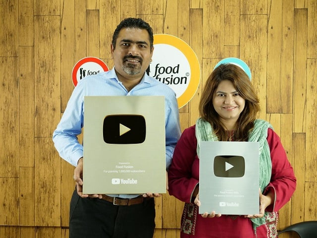 asad memon and saima asad the pioneers of food fusion pose with their recent awards from youtube photo food fusion