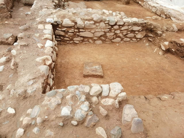 2 000 years old relics found in peshawar photo express 2 000 years old relics found in peshawar photo express