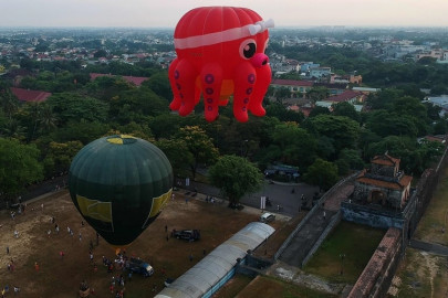 flying high vietnam hot air balloon fest woos enthusiasts flying high vietnam hot air balloon fest woos enthusiasts